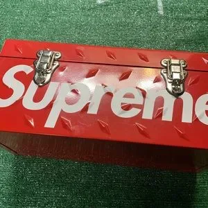 18AW Supreme DIAMOND PLATE TOOL BOX RED